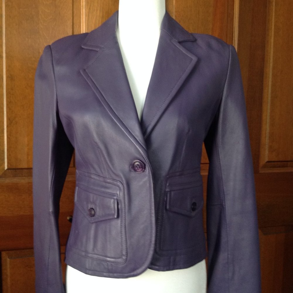 ie  Leather Blazer, fully lined, button front, button down hip pockets, size S